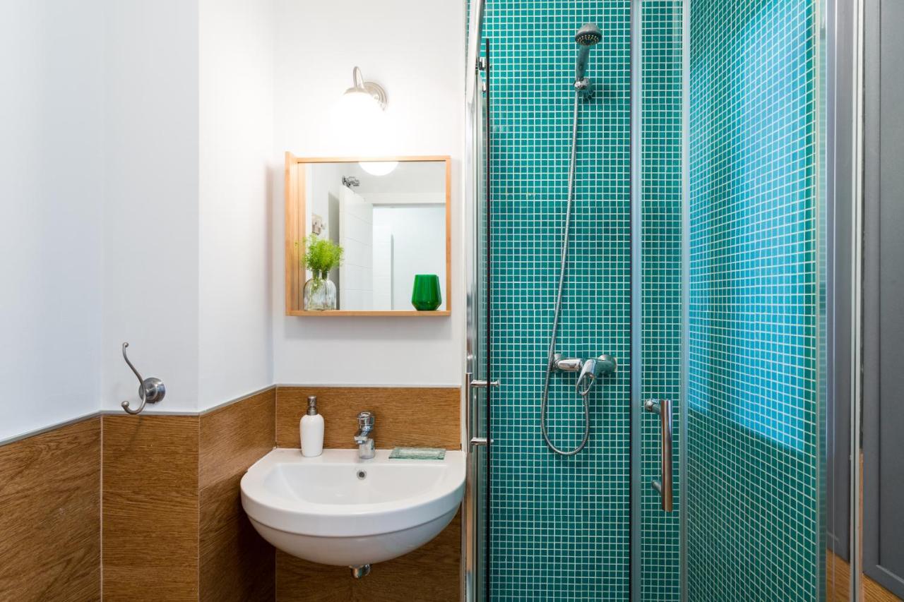 Apartamentos Rg Alameda De Hercules Sevilla Bagian luar foto