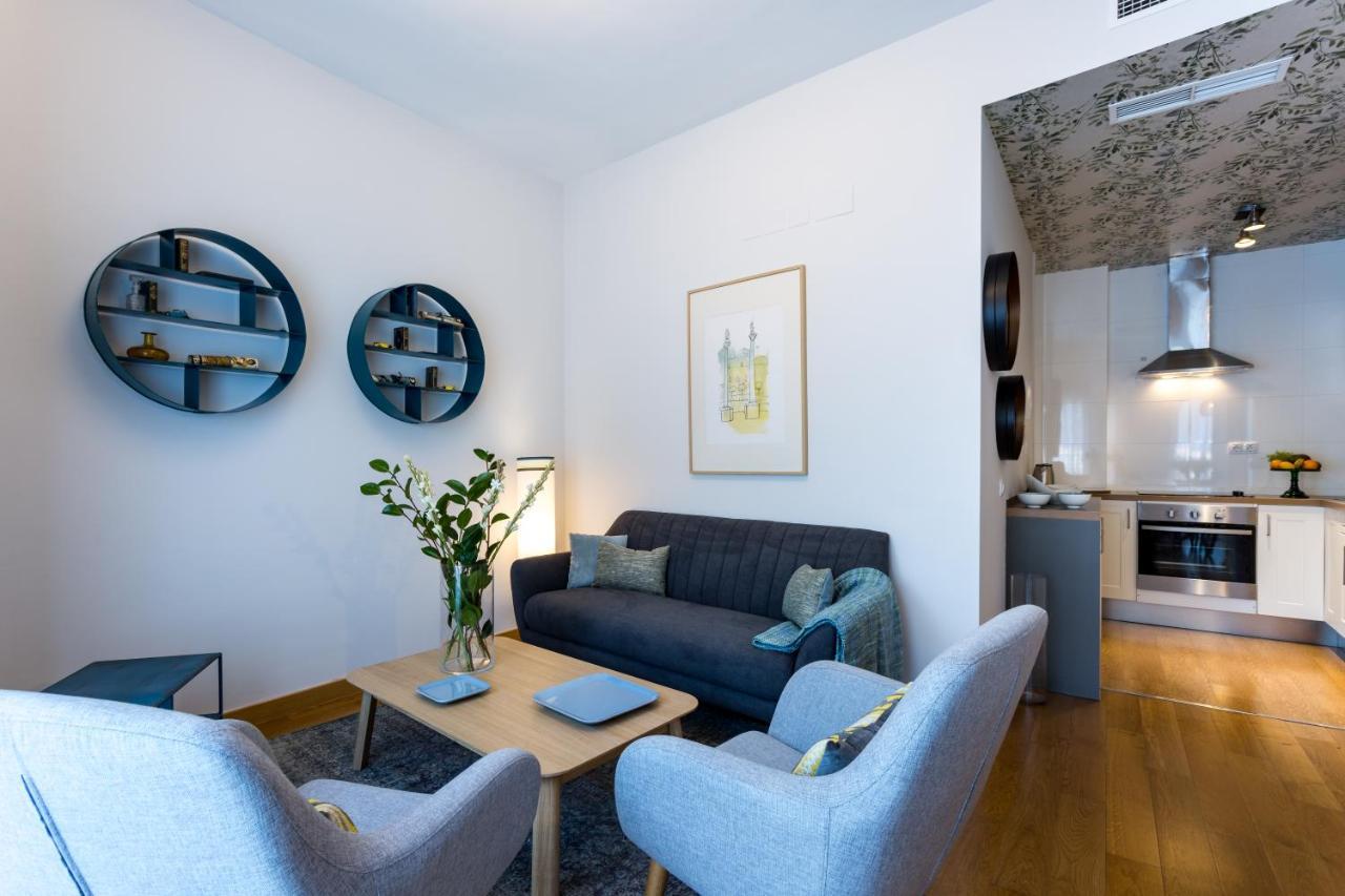 Apartamentos Rg Alameda De Hercules Sevilla Bagian luar foto