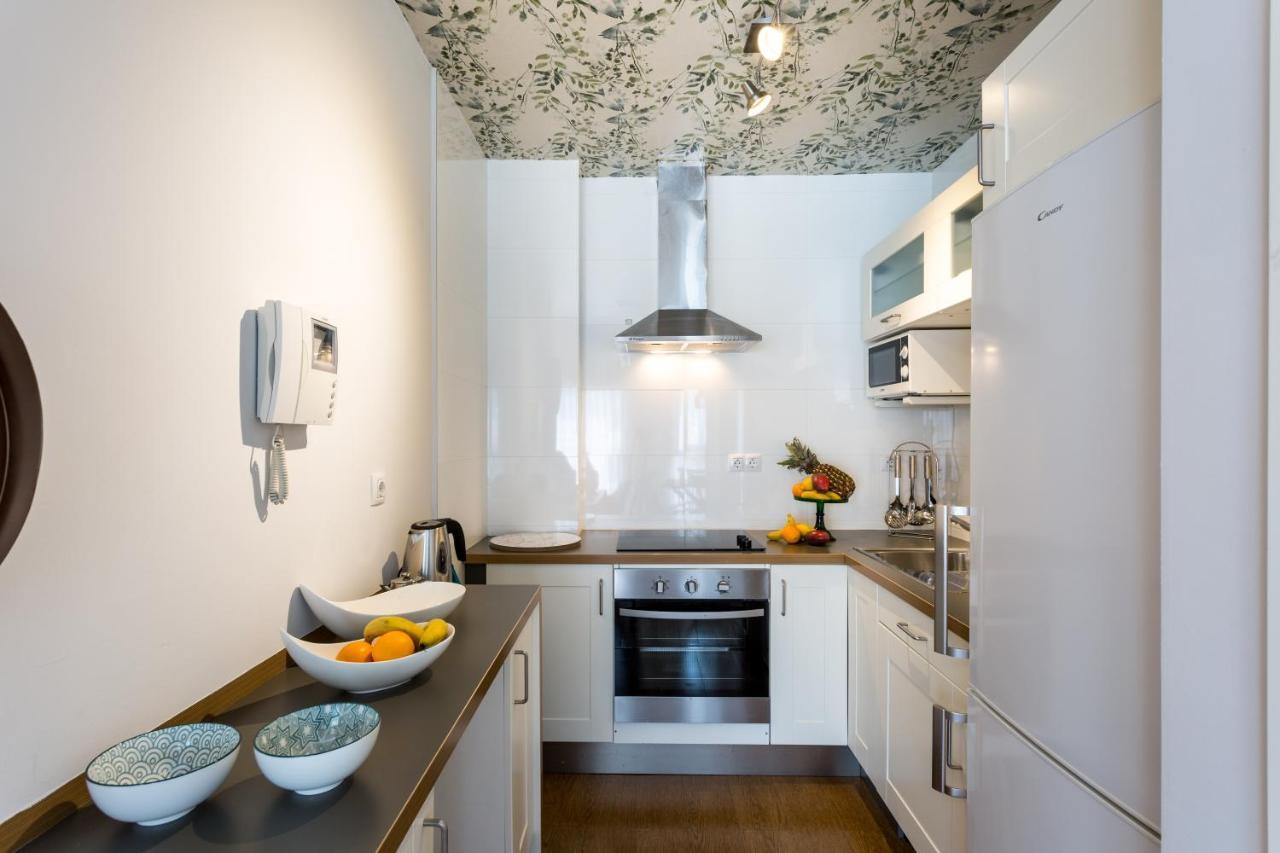 Apartamentos Rg Alameda De Hercules Sevilla Bagian luar foto