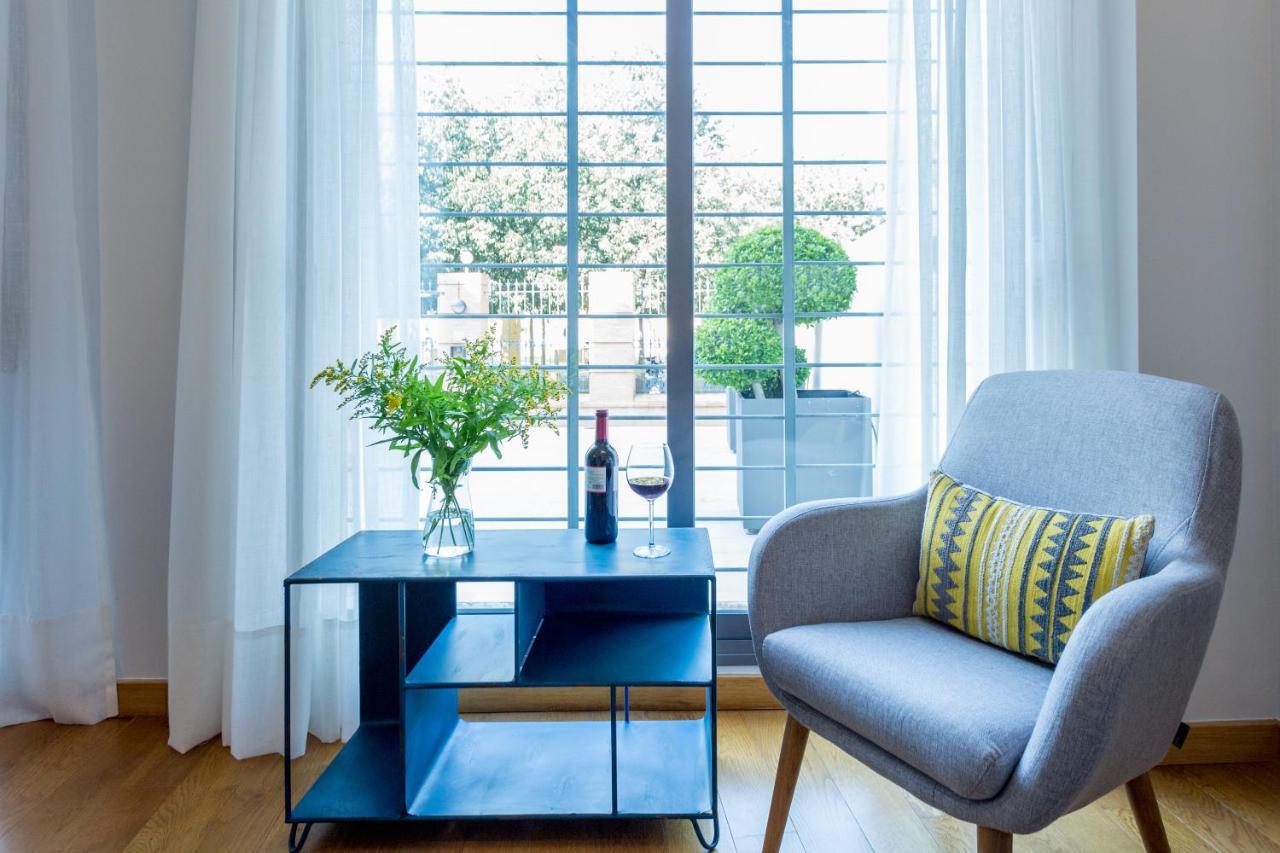Apartamentos Rg Alameda De Hercules Sevilla Bagian luar foto