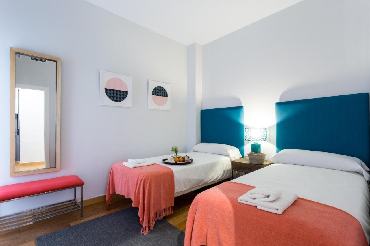 Apartamentos Rg Alameda De Hercules Sevilla Bagian luar foto