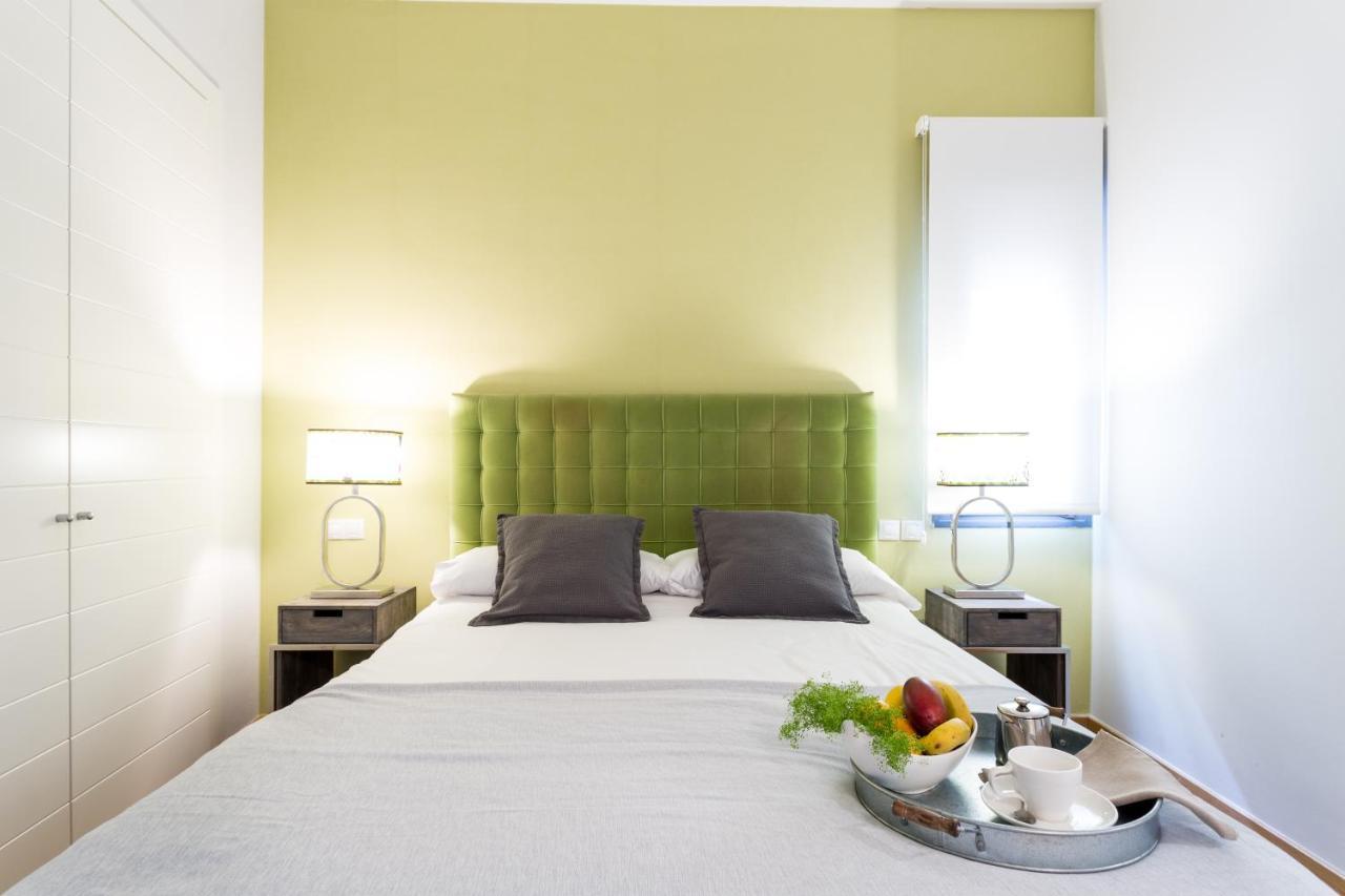 Apartamentos Rg Alameda De Hercules Sevilla Bagian luar foto